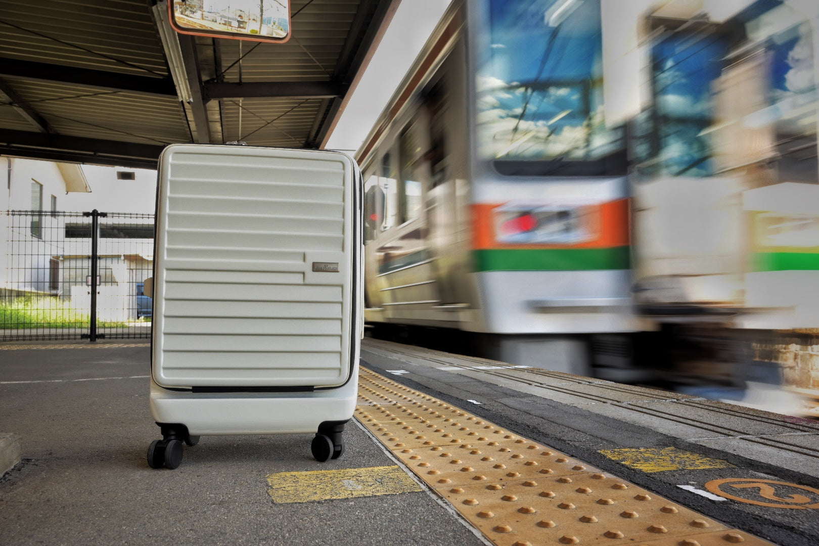 車で行く日本の旅 飾りケースつき 8100 omotesando | LEGEND WALKER | スーツケース | T&S